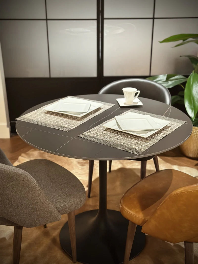 Ø 70 cm / Table ronde Ø70 en quartz artificiel avec pied tulipe noir