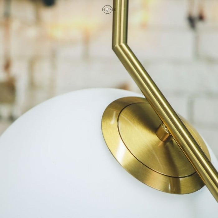 Ø200 mm / Suspension Globe Dorée – Minimalisme et Lumière Chaleureuse