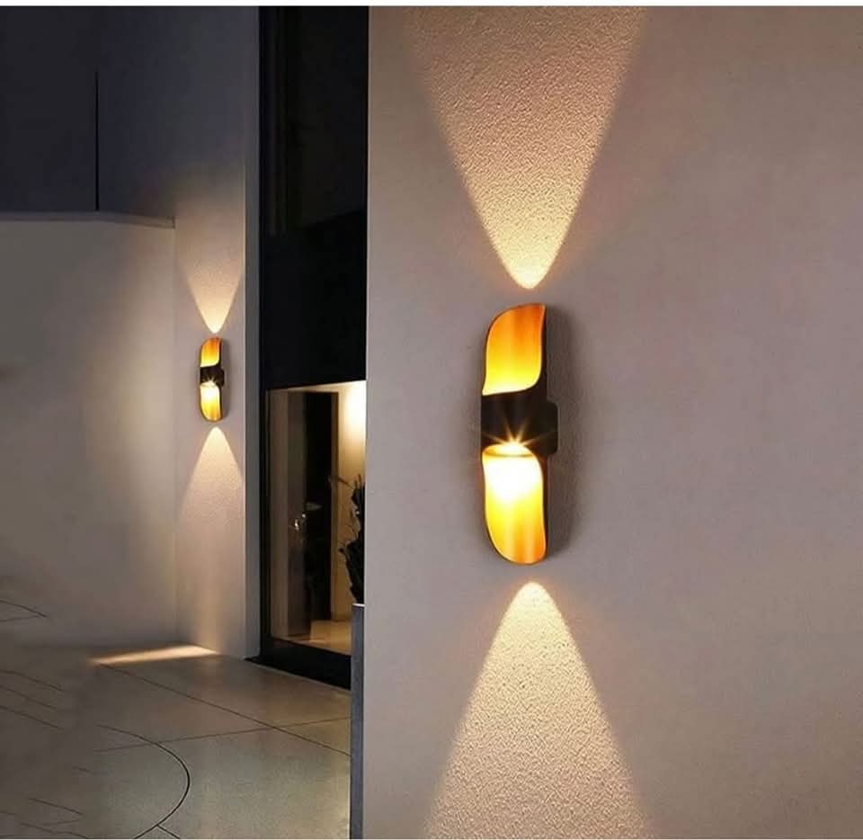 Applique murale LED ( Noir ou Blanc )