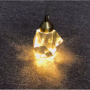 Suspension en Cristal Géométrique – Luxe et Éclat Contemporain