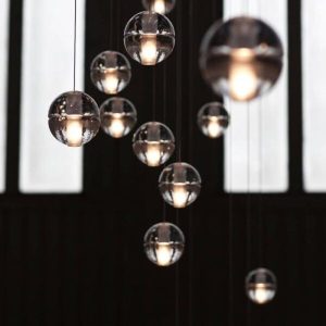 Suspension Sphérique en Verre – Design Futuriste et Lumière Pure