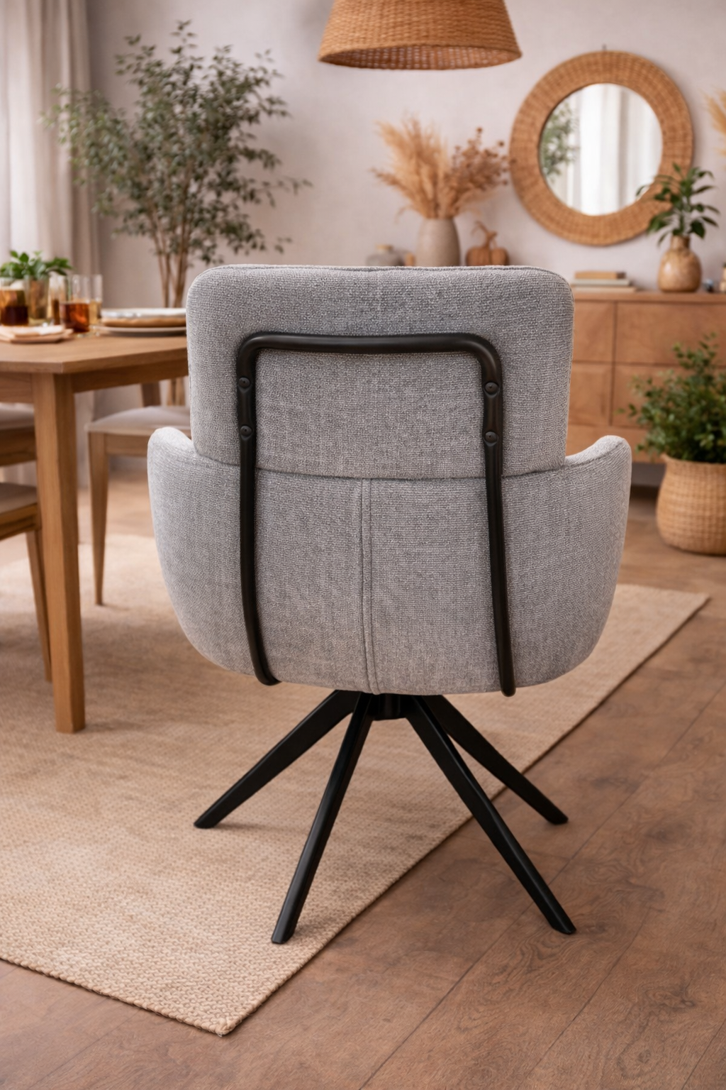 Fauteuil rotatif au style scandinave contemporain